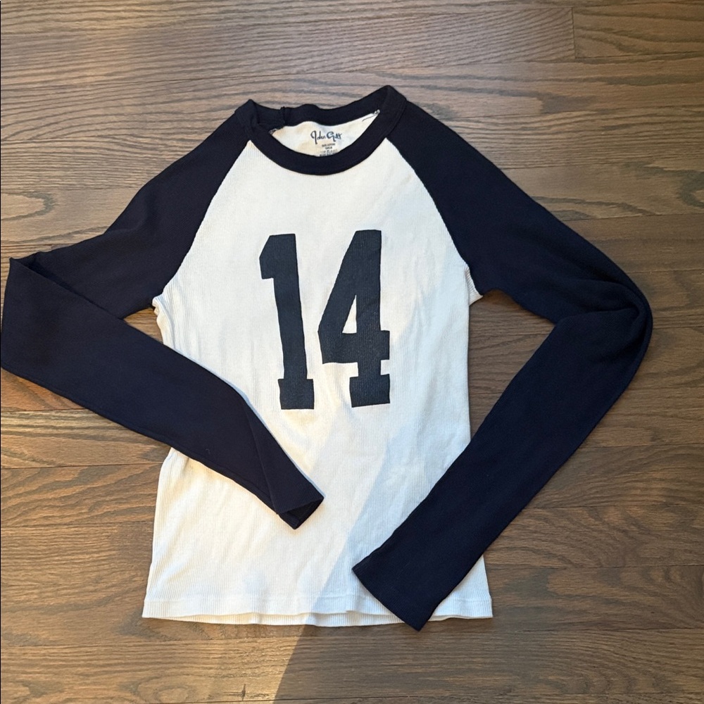 Brandy Melville Black and Cream Raglan Tee